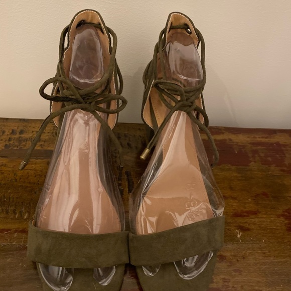 Report Shoes - NEW Report shoes, olive green sueded textile,8.5